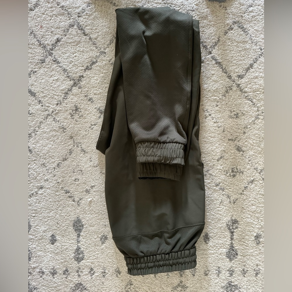 Lululemon Men’s License to Train Joggers